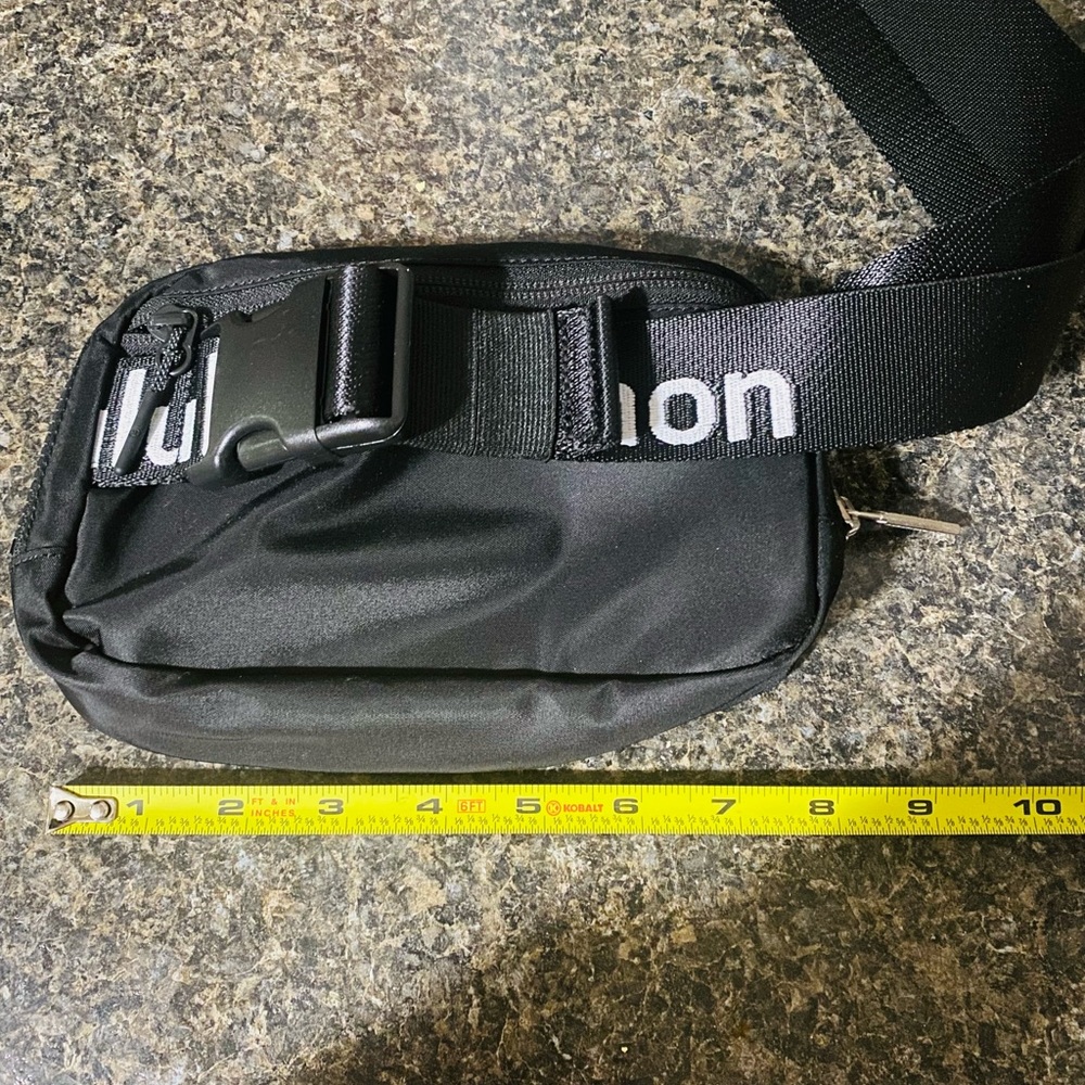 Lululemon belt bag